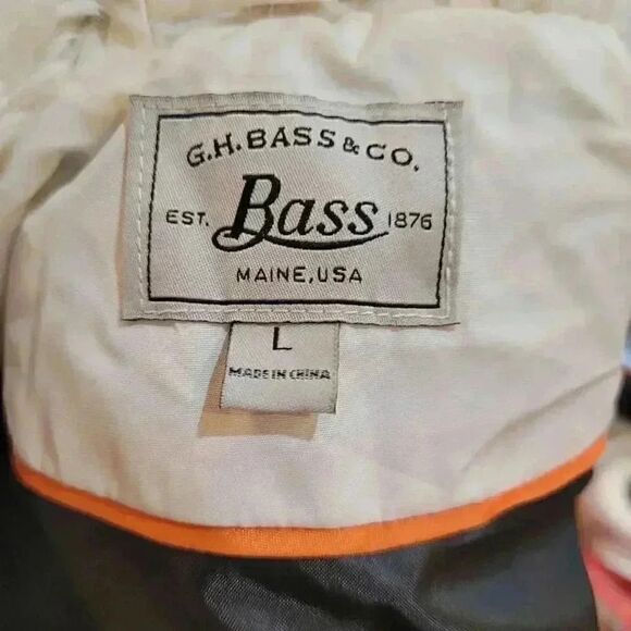 GH Bass Women's Ivory/Gray Poly Full Zip Front Vest w Faux Fur Collar & Zip Clos - Picture 8 of 10